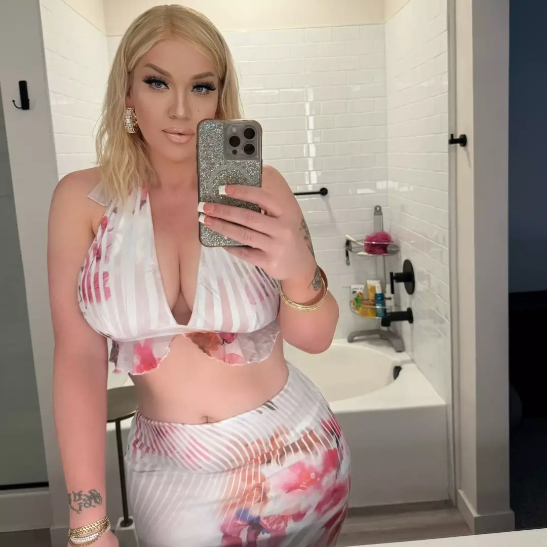 Ts Blondie